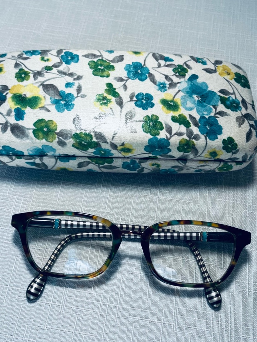 Lilly Pulitzer girls frame only  + glitter case
